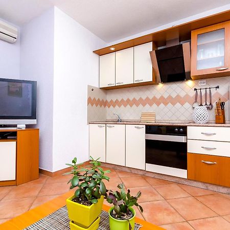 Apartment Piveta Трогир Екстериор снимка