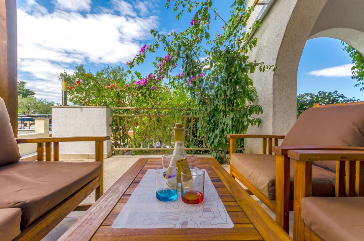 Apartment Piveta Трогир Екстериор снимка