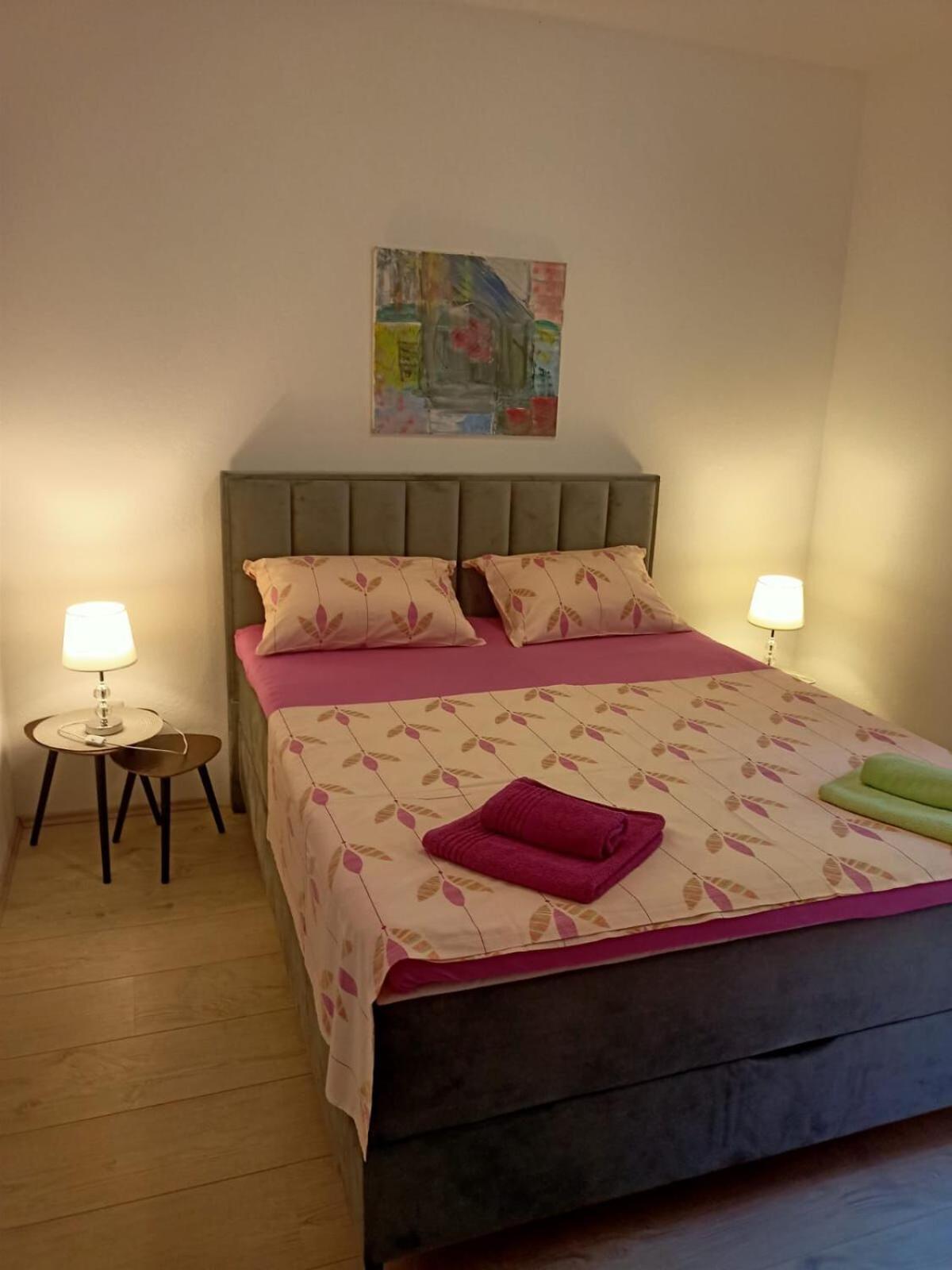 Apartment Piveta Трогир Екстериор снимка