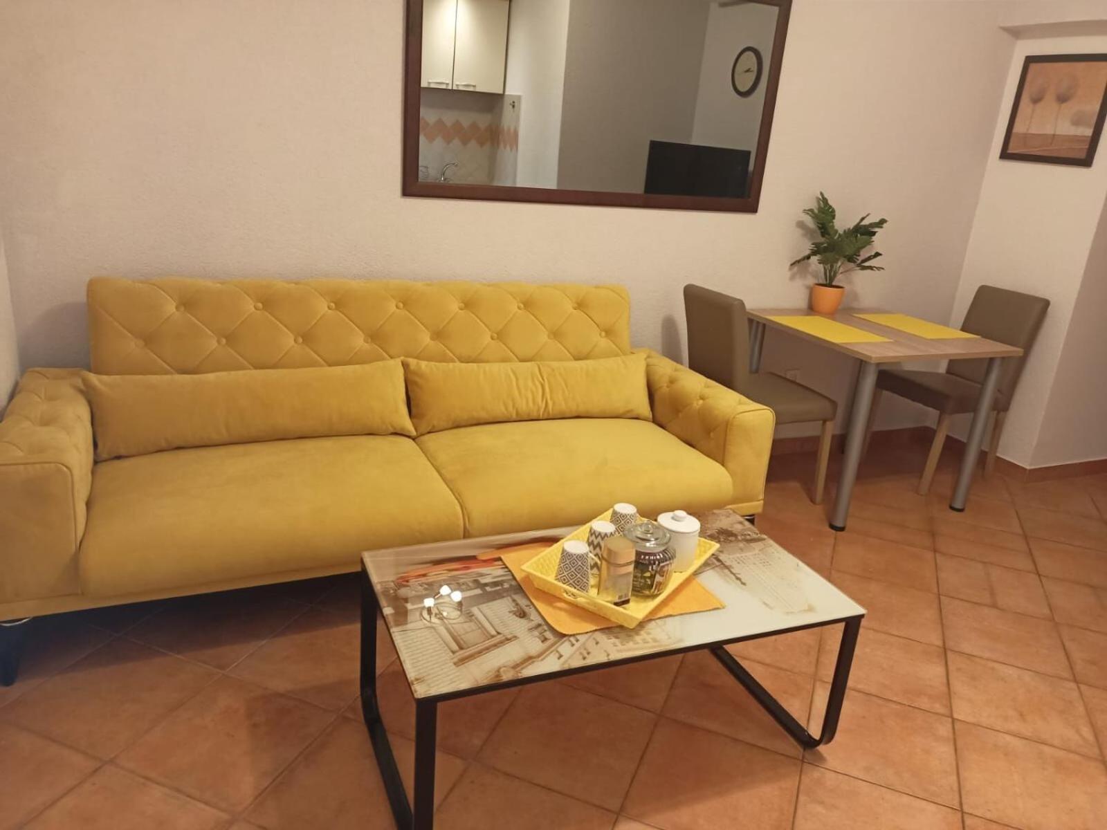 Apartment Piveta Трогир Екстериор снимка