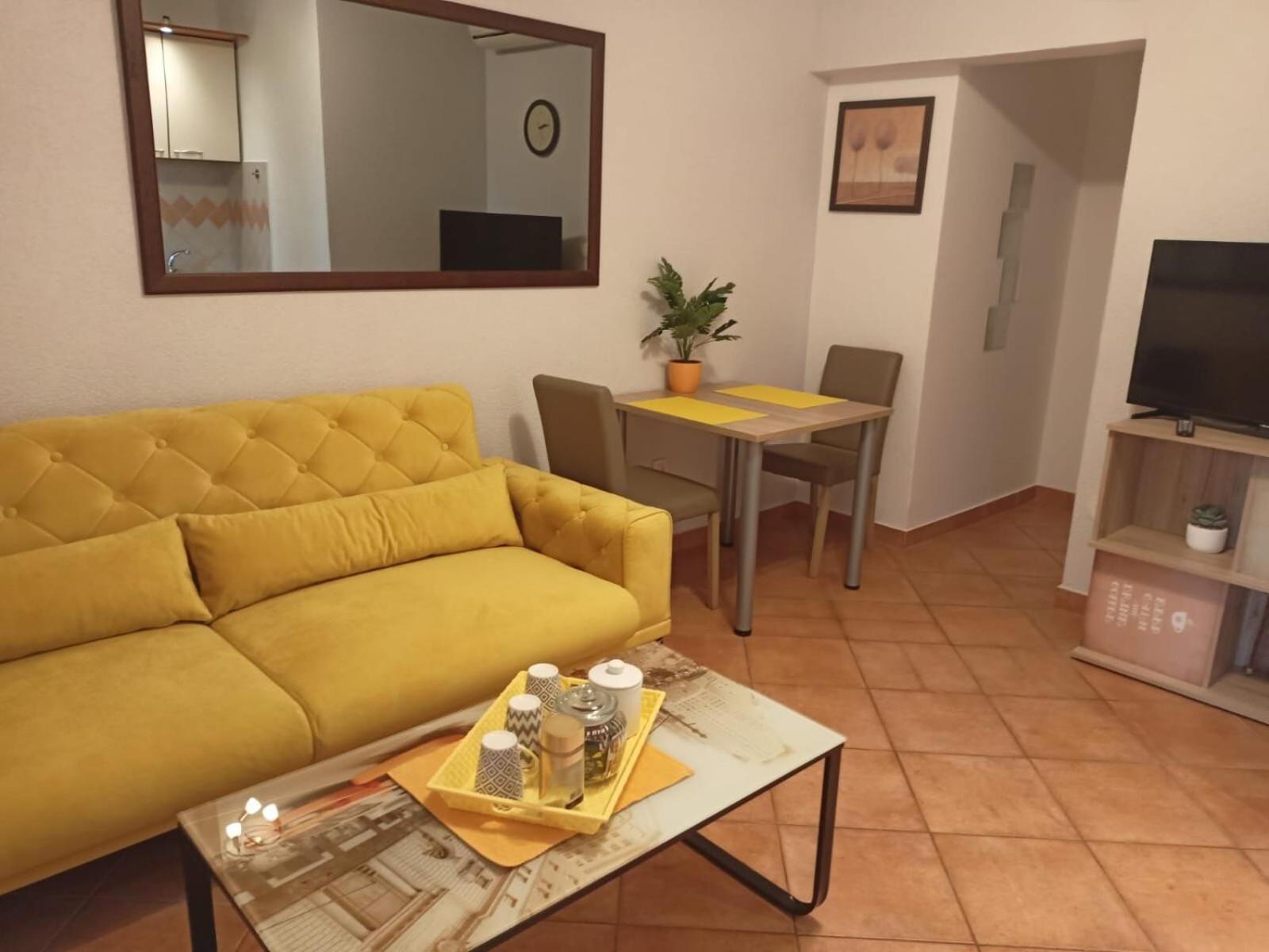 Apartment Piveta Трогир Екстериор снимка