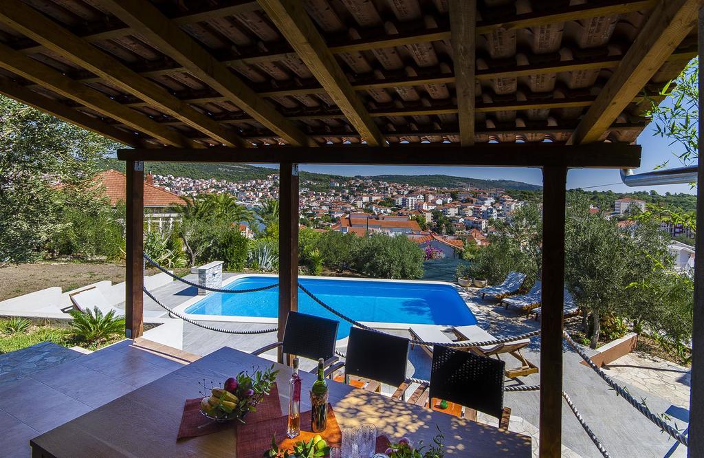 Apartment Piveta Трогир Екстериор снимка