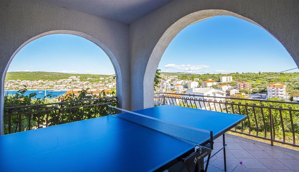 Apartment Piveta Трогир Екстериор снимка