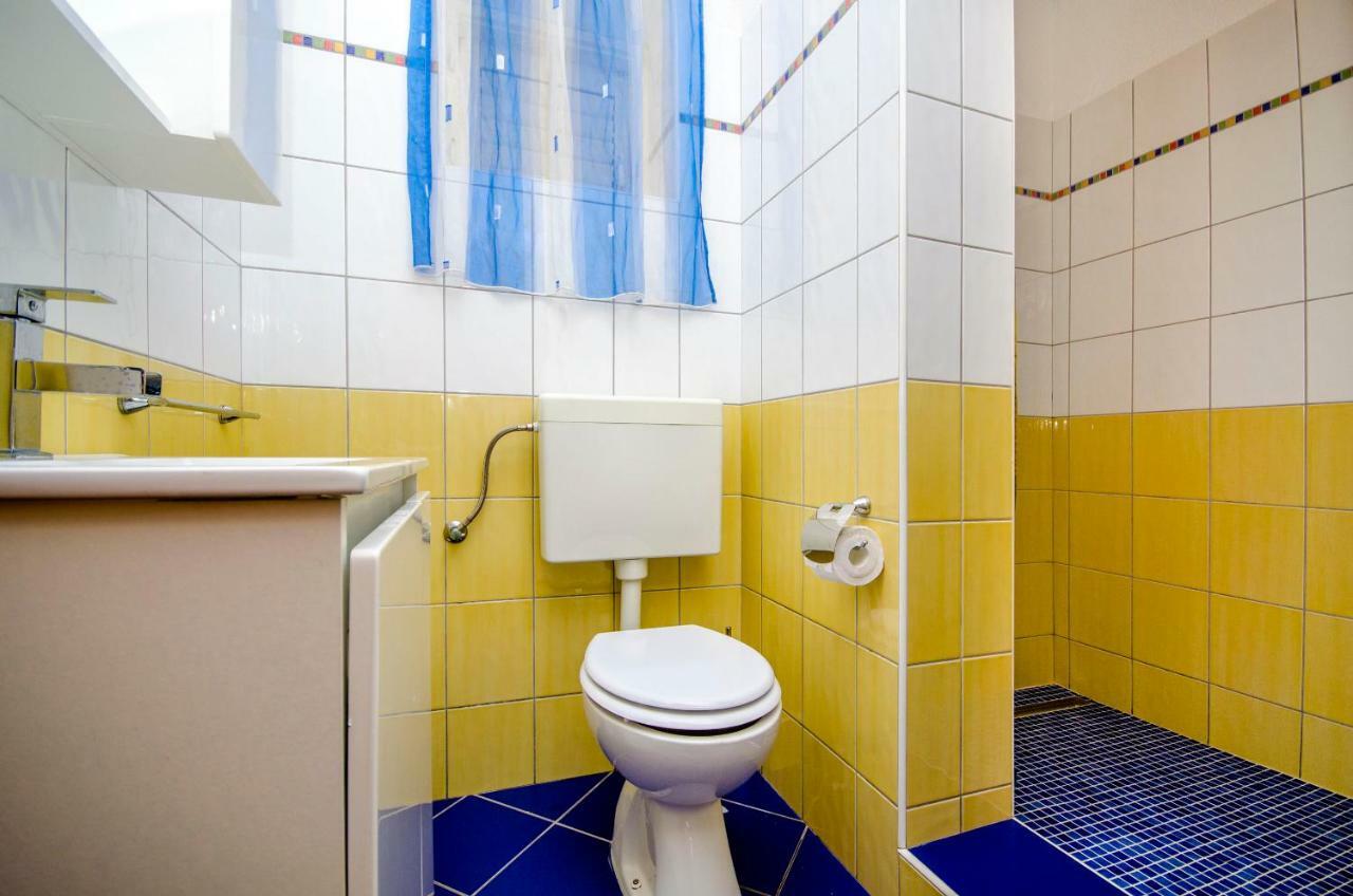 Apartment Piveta Трогир Екстериор снимка