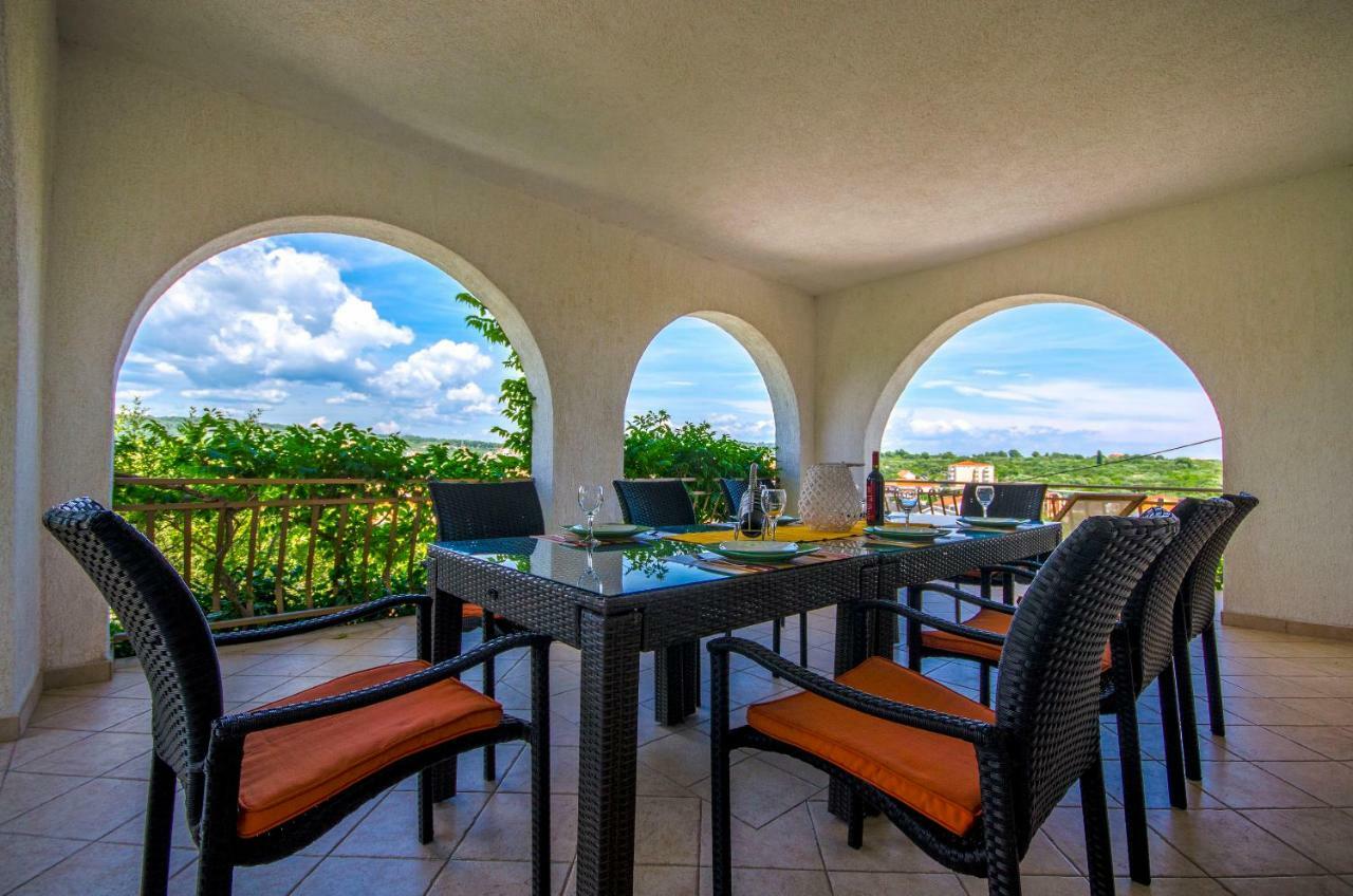 Apartment Piveta Трогир Екстериор снимка