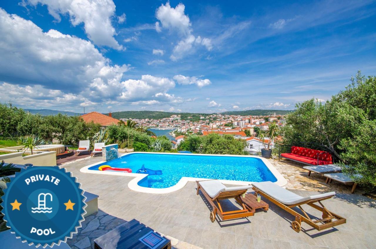 Apartment Piveta Трогир Екстериор снимка